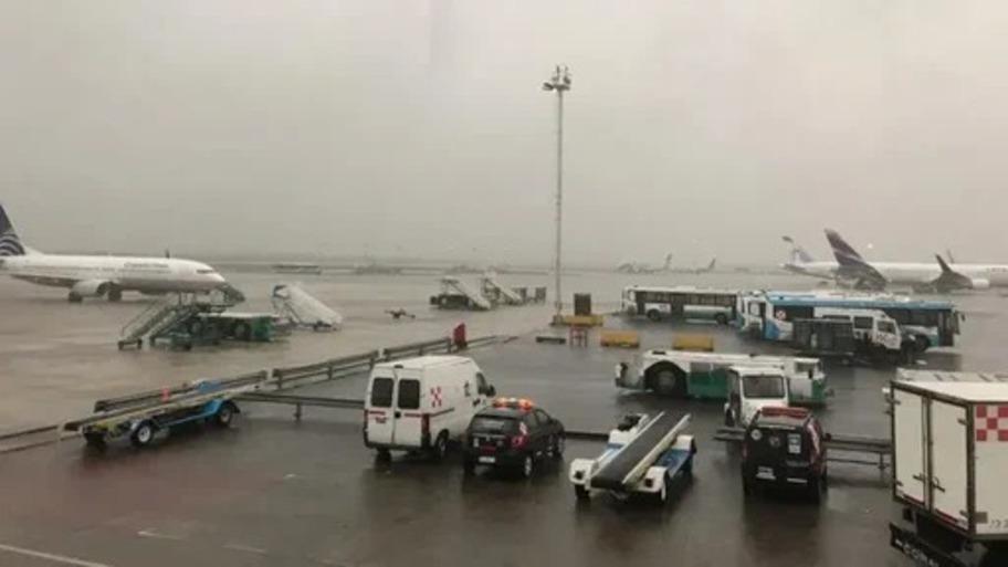 Por el mal clima en Aeroparque, cancelaron diferentes vuelos a Tucumán