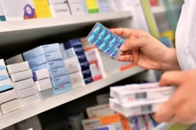 Efecto de la devaluación: no se aceptarán tres  cuotas en farmacias