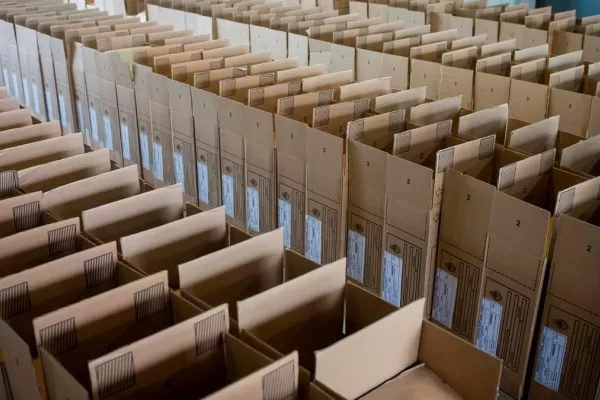 El cuento del tío electoral: un sitio web trucho cobra multas a los que no votaron