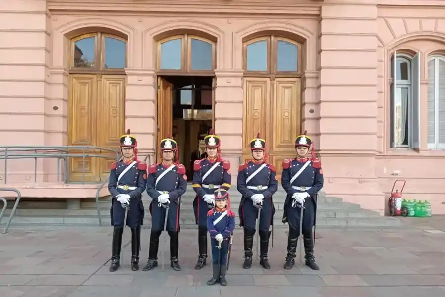 El pequeño granadero cumplió su sueño y lo invitaron a homenajear al general San Martín