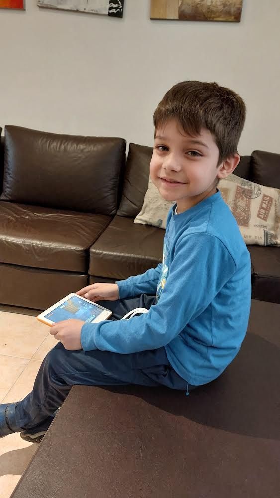 VIDEOJUEGOS. Luca quiere construir cosas, porque lo aprendió en Minecraft.