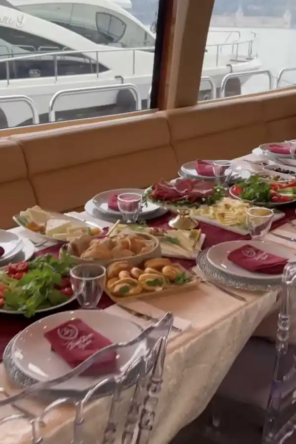 Wanda Nara y Mauro Icardi pasearon por Turquía en un lujoso yate