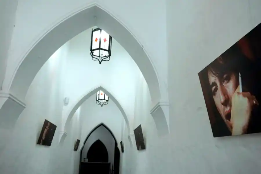 Corredores con arcos en el CAVA