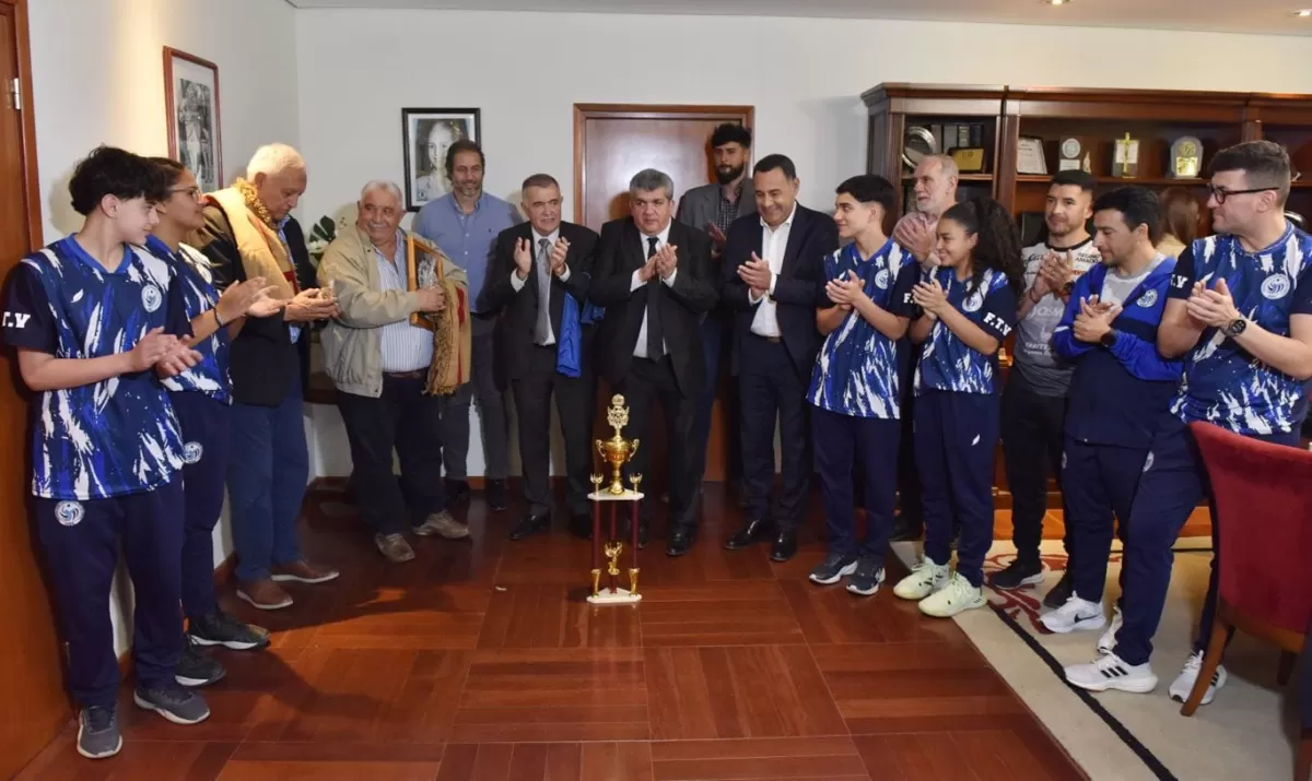 Osvaldo Jaldo recibió a los organizadores del campeonato argentino de vóley 