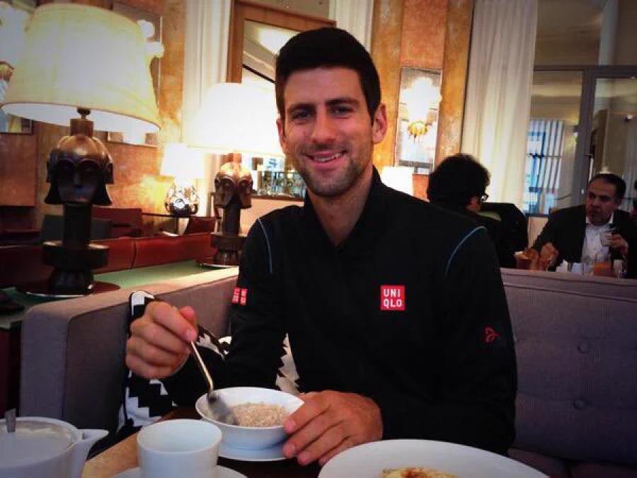 Cómo es la particular dieta de Novak Djokovic para seguir vigente: proteínas, carbohidratos y muchas horas de ayuno