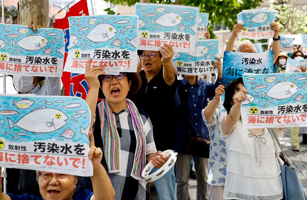 Japón vierte agua radiactiva al Pacífico, pese a las críticas