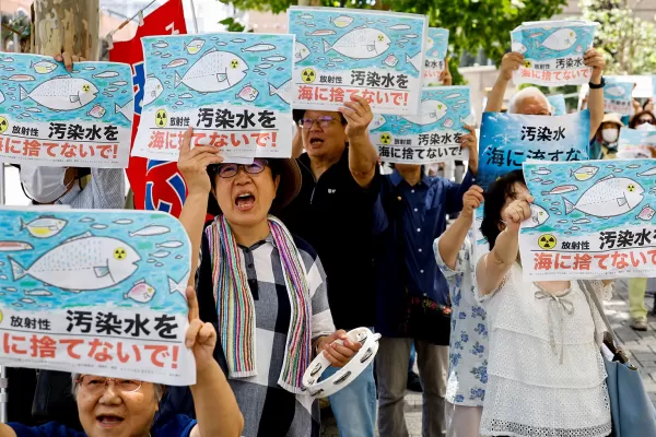 Japón vierte agua radiactiva al Pacífico, pese a las críticas