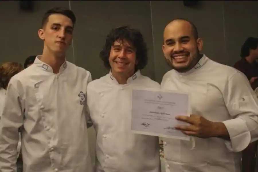 COCINERO PROFESIONAL. Rafael Medina se recibió en una de las escuelas de gastronomía más prestigiosas de Argentina.