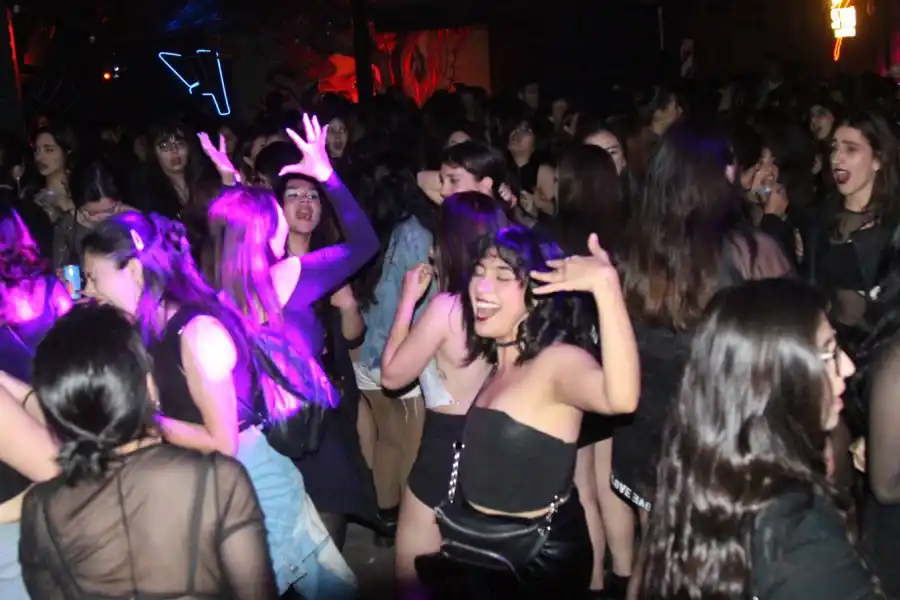  DRESS CODE. La estética del álbum 