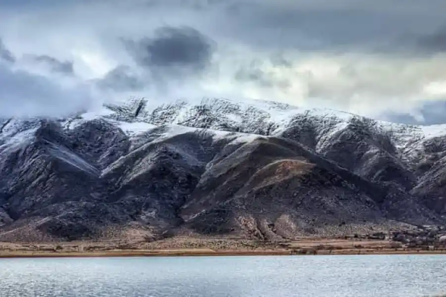 El emblemático Dique La Angostura ubicado en El Mollar.