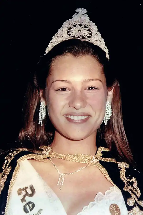 Pampita cuando se coronó Reina Nacional de los Estudiantes