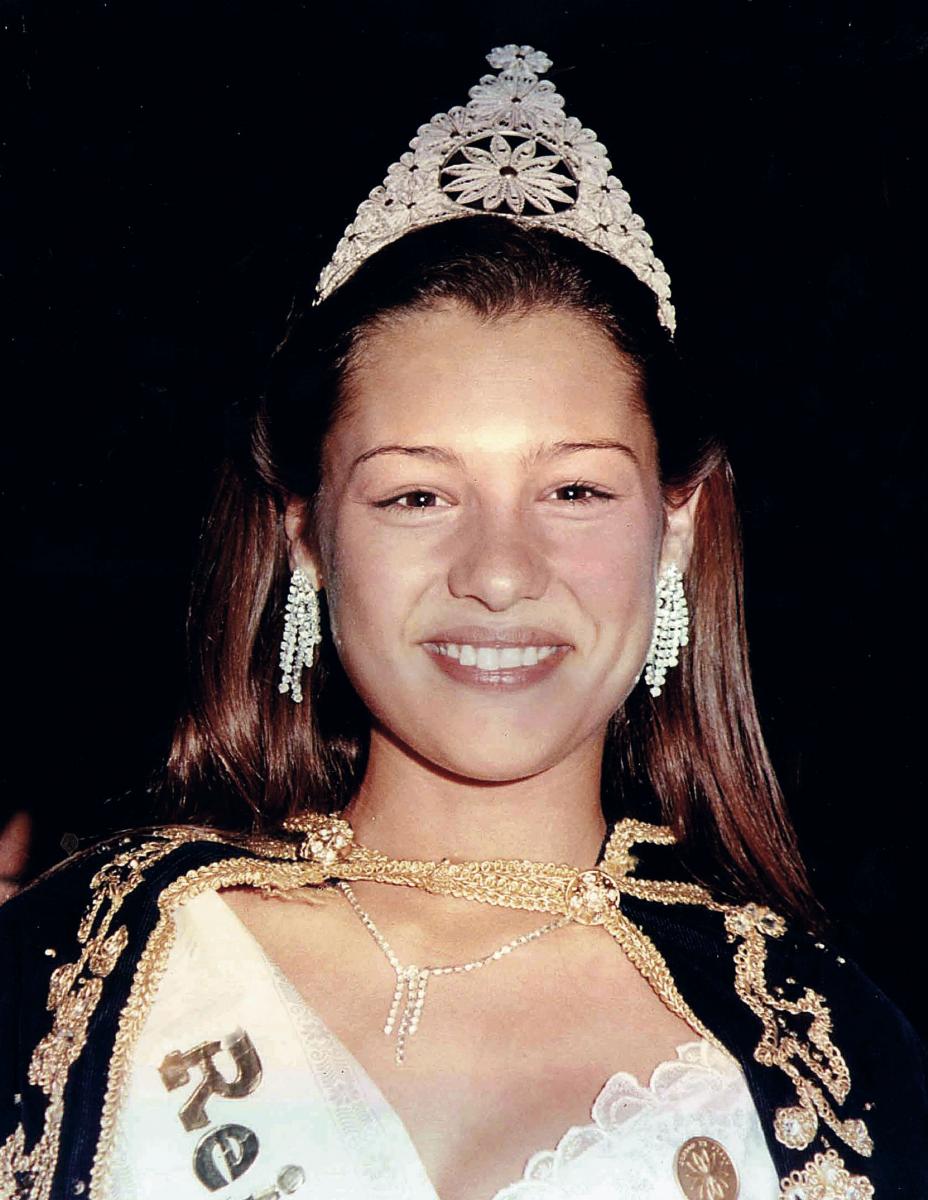 Pampita cuando se coronó Reina Nacional de los Estudiantes