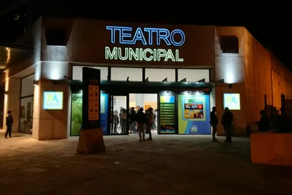 Encuentro y función: teatro en la sala Rosita Ávila