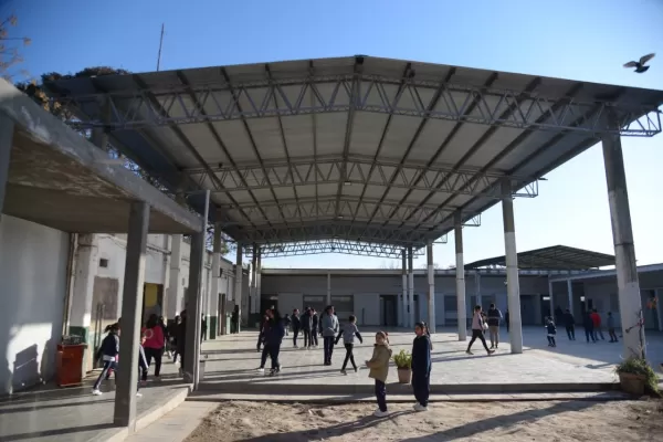 En el Gobierno destacaron la obra en una escuela de Los Nogales