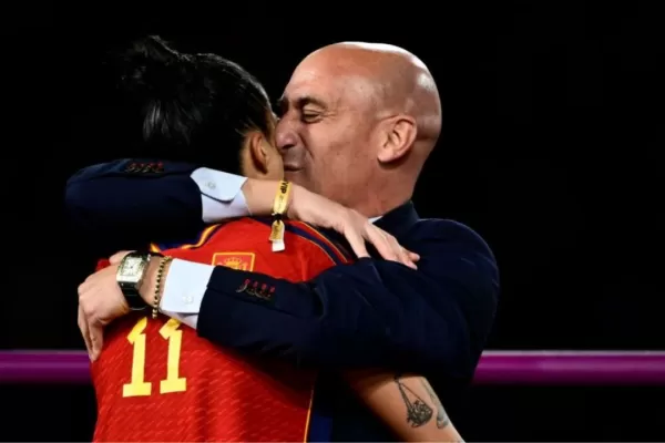 El polémico video en el que Luis Rubiales y Jenni Hermoso simularon casarse luego del beso