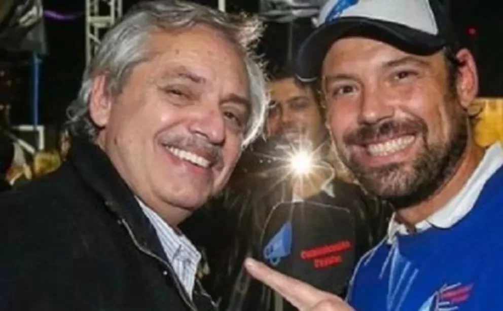 Buscan a un periodista acusado de corrupción de menores que lleva 17 días prófugo