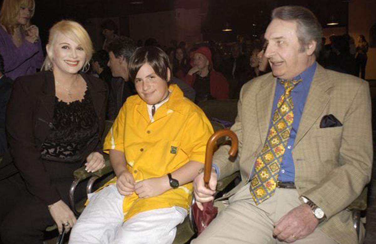 Carmen Barbieri y Santiago Bal junto a su hijo Federico