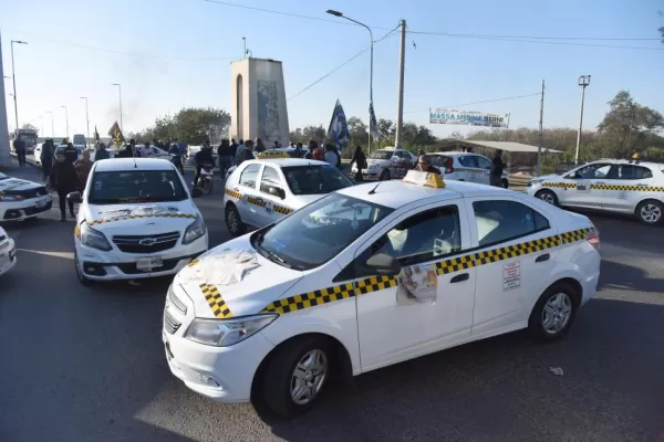 Los taxistas casi sitiaron la ciudad en rechazo a Uber