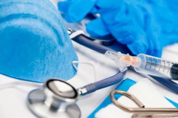 En la salud escasean los insumos por la devaluación