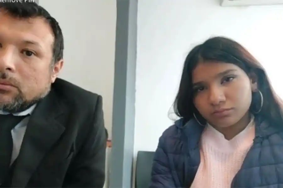 ACUSADA. Anahí Serrano, de 18 años, fue señalada por la Justicia como la propietaria de la línea desde la que enviaron una amenaza de bomba a la escuela Juan Luis Nougués. 