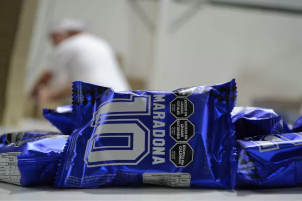 Lanzan el alfajor Maradona: cuánto costará y cuándo llegará a Tucumán