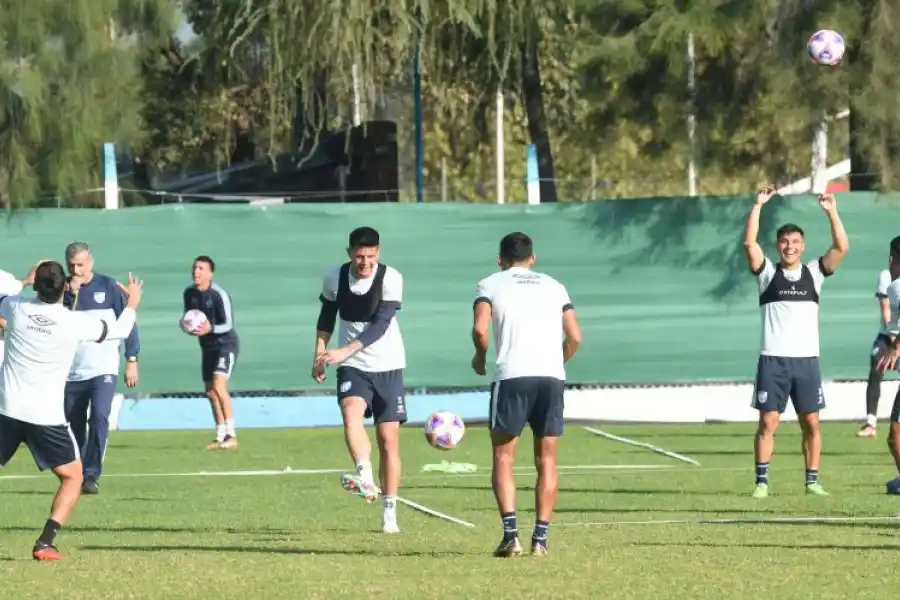 Atlético Tucumán sumó otro delantero y no soltó a Maestro Puch