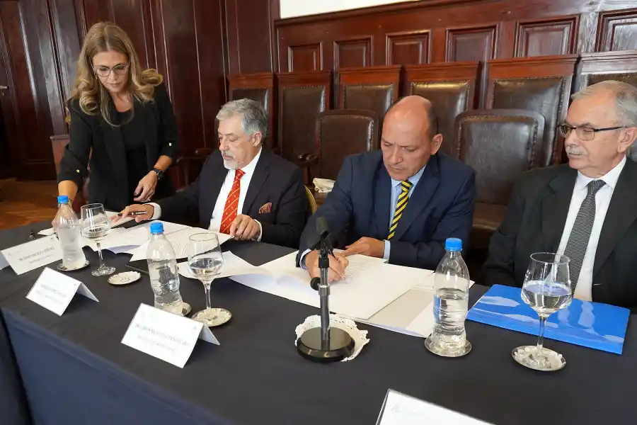 Firmaron un 'Convenio de Cooperación y Colaboración' entre la Corte de Tucumán y los poderes judiciales del Noroeste