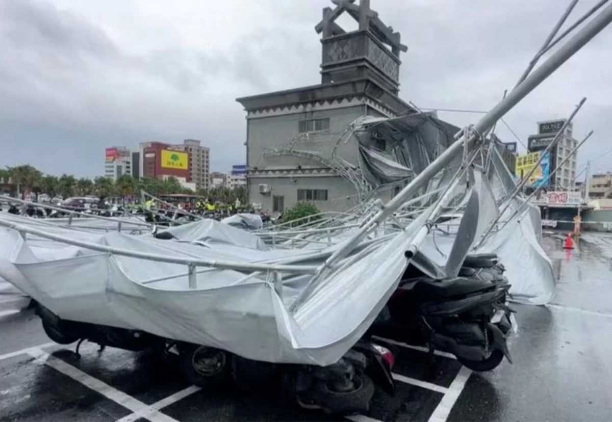 El tifón Haikui causa un caos en Taiwán