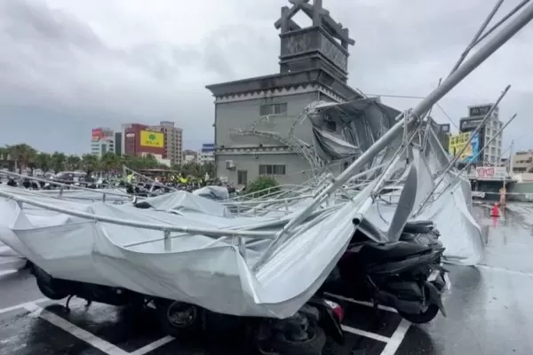 El tifón Haikui causa un caos en Taiwán