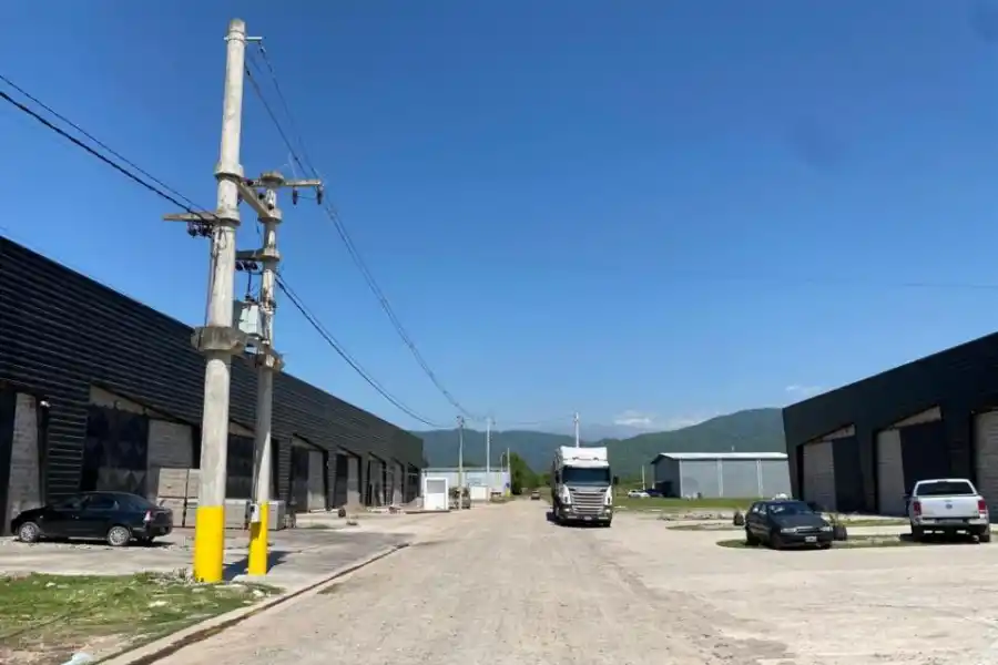 CONFIABLES. Las vías internas soportan tráfico pesado. 