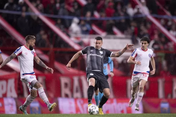 Un hincha de Argentinos aseguró que le labraron un acta por insultar al árbitro en el partido ante Atlético Tucumán