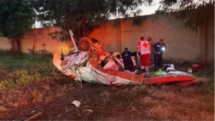 Tragedia en México: quisieron revelar el sexo del bebé en una avioneta, perdió el control y se estrelló en plena fiesta.