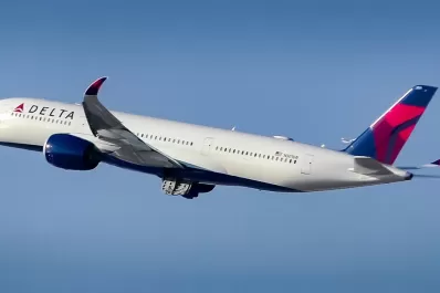 La escatológica razón por la que un vuelo tuvo que regresar a su lugar de origen: Hay riesgo biológico