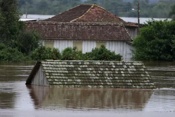 Al menos 22 muertos tras el paso de un ciclón en el sur de Brasil