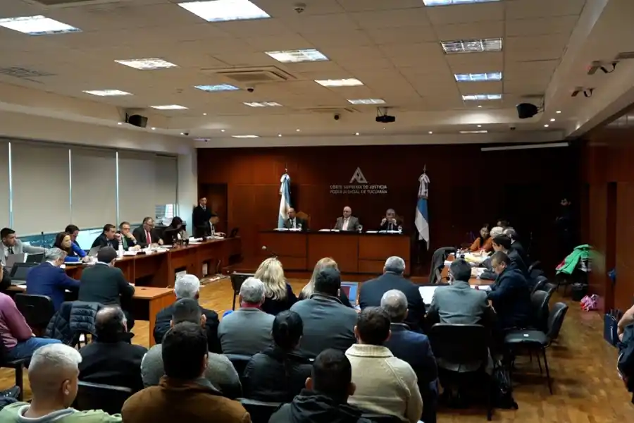 Saqueos de 2013: empezó el juicio contra 43 policías de la provincia por sedición