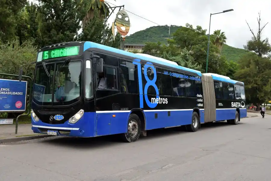 Según Berretta solo hay dos salidas para el transporte: imitar el modelo de Salta o liberar el boleto a $500