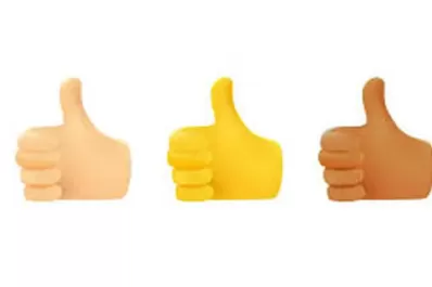 Polémica: pidió faltar al trabajo, recibió un emoji que interpretó como aprobatorio, pero al final lo despidieron