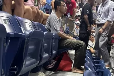 US Open: un activista se pegó al piso y frenó la semifinal entre Gauff y Muchova