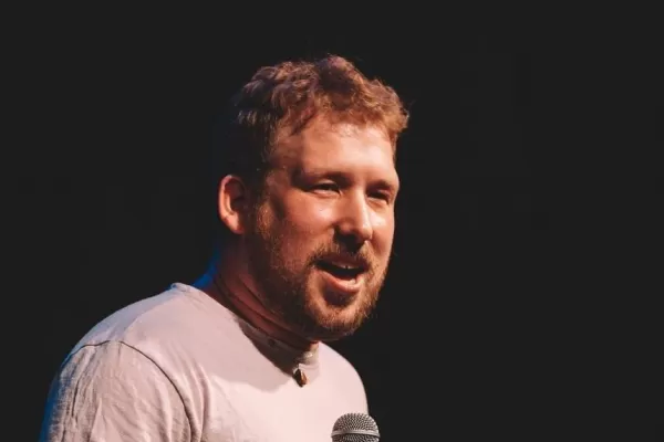 Lucas Upstein: si conecta con el público, el chiste se puede repetir mucho