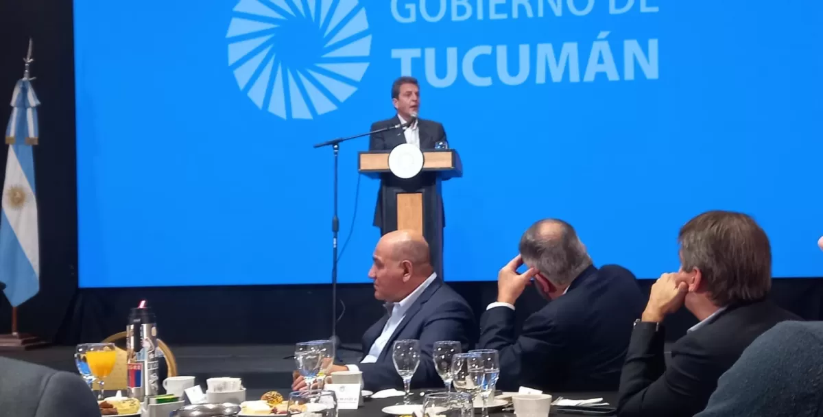 EN EL HOTEL SHERATON. El candidato a presidente de UP, Sergio Massa, brindó un discurso ante empresarios e industriales. Foto de LA GACETA / Analía Jaramillo