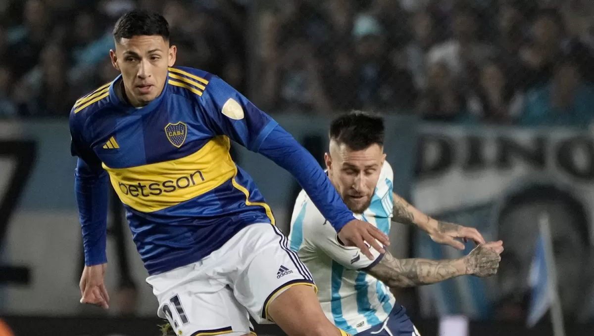 EN EL MEDIO. Ezequiel Fernández es una de las piezas determinantes de Boca Juniors en uno de los sectores clave de la cancha.