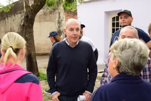 Claudio Viña, con los tapones de punta, tras la visita de Sergio Massa a la provincia