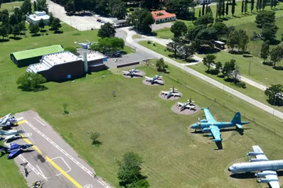 Video: aseguran que cuatro OVNIs atacaron una base militar en Argentina