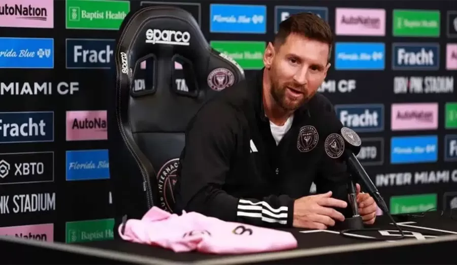 La Inteligencia Artificial lo logró: Lionel Messi habló en inglés en una conferencia de prensa.