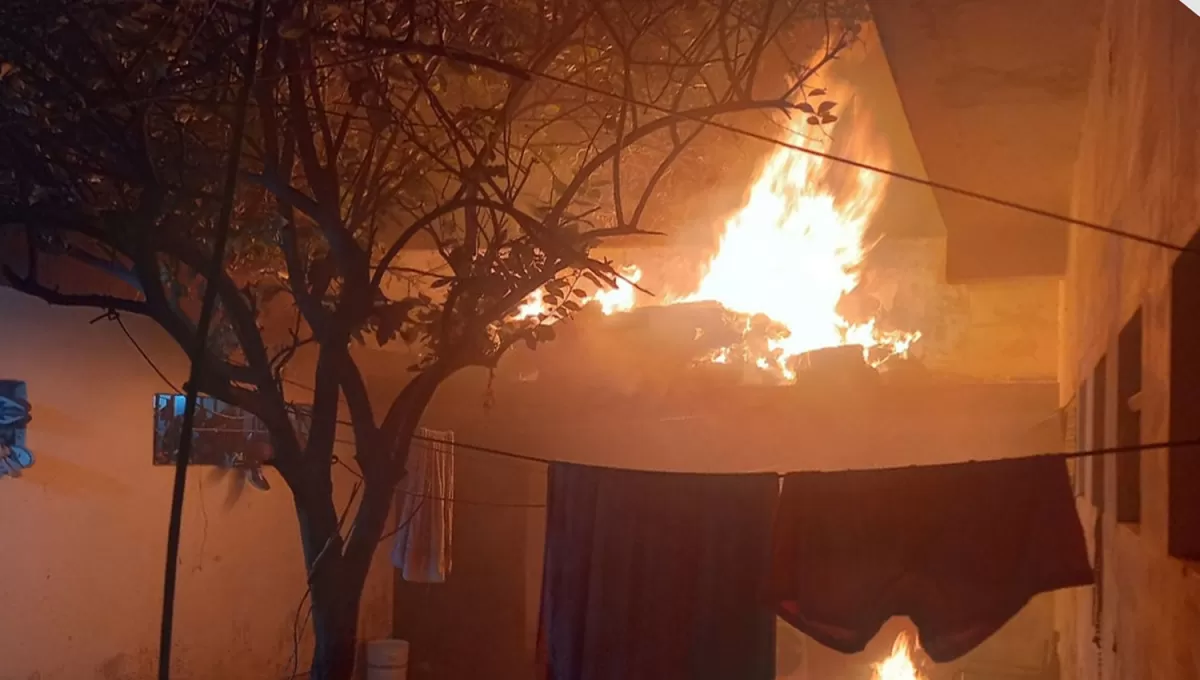 FUEGO. Los detenidos iniciaron un incendio para reclamar por las condiciones de detención.