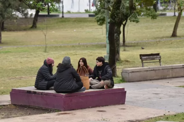 El cielo estaría algo nublado y la temperatura descendería casi 15 °C