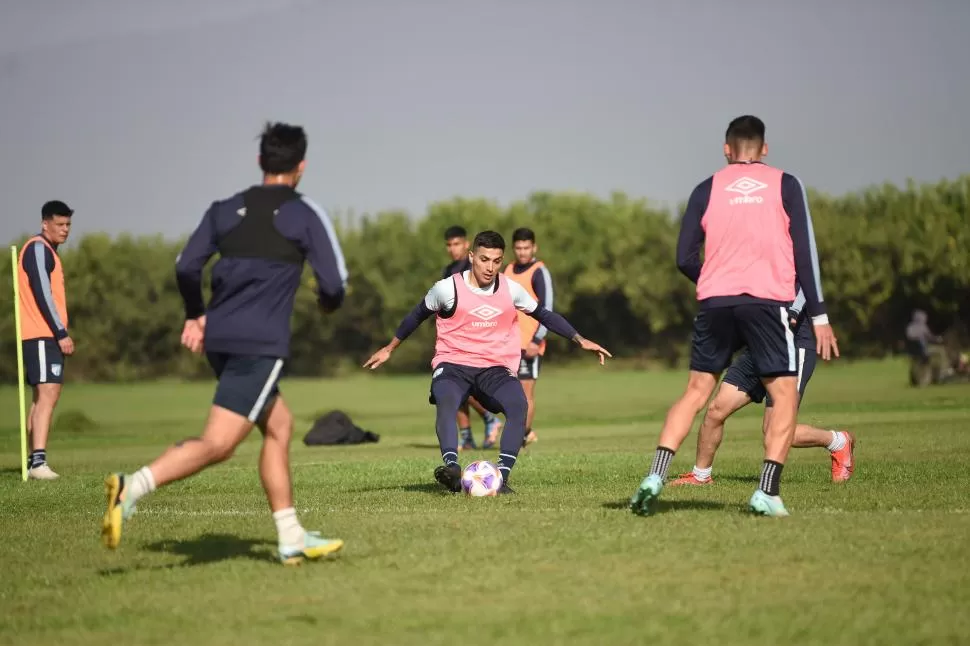 ¿JUEGA? Coronel volvió a entrenarse de manera diferenciada y está en duda.  La Gaceta / foto de Juan Pablo Sanchez Noli (archivo)