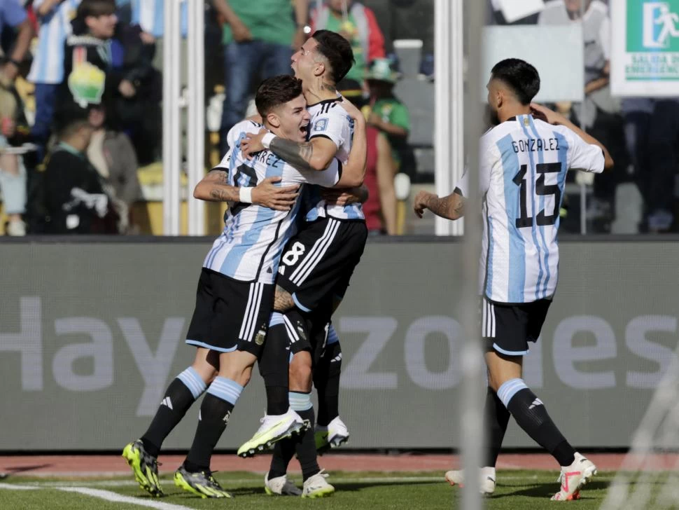 EN LA ALTURA. La Selección Argentina derrotó en la primera fecha de las Eliminatorias a Ecuador y, en la segunda, a Bolivia en La Paz.