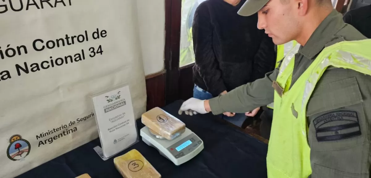 Encontraron un kilo de cocaína en un colectivo que circulaba por Tucumán
