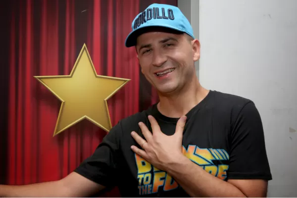 Miguel Martín, en la mesa de Juana Viale: la divertida historia de cómo nació “El Oficial Gordillo” y el regalo que sorprendió a todos